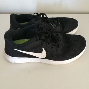 Nike black sneakers